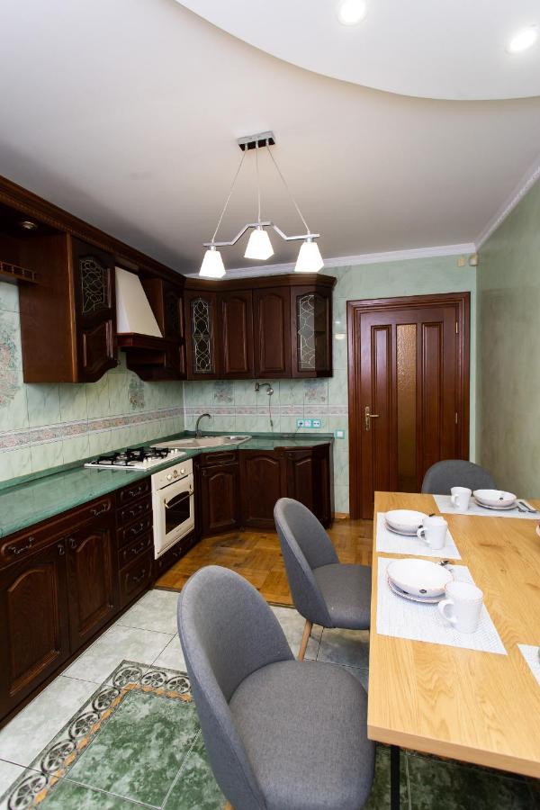 Apartment центр. вулиця липова. 3 кімнати *